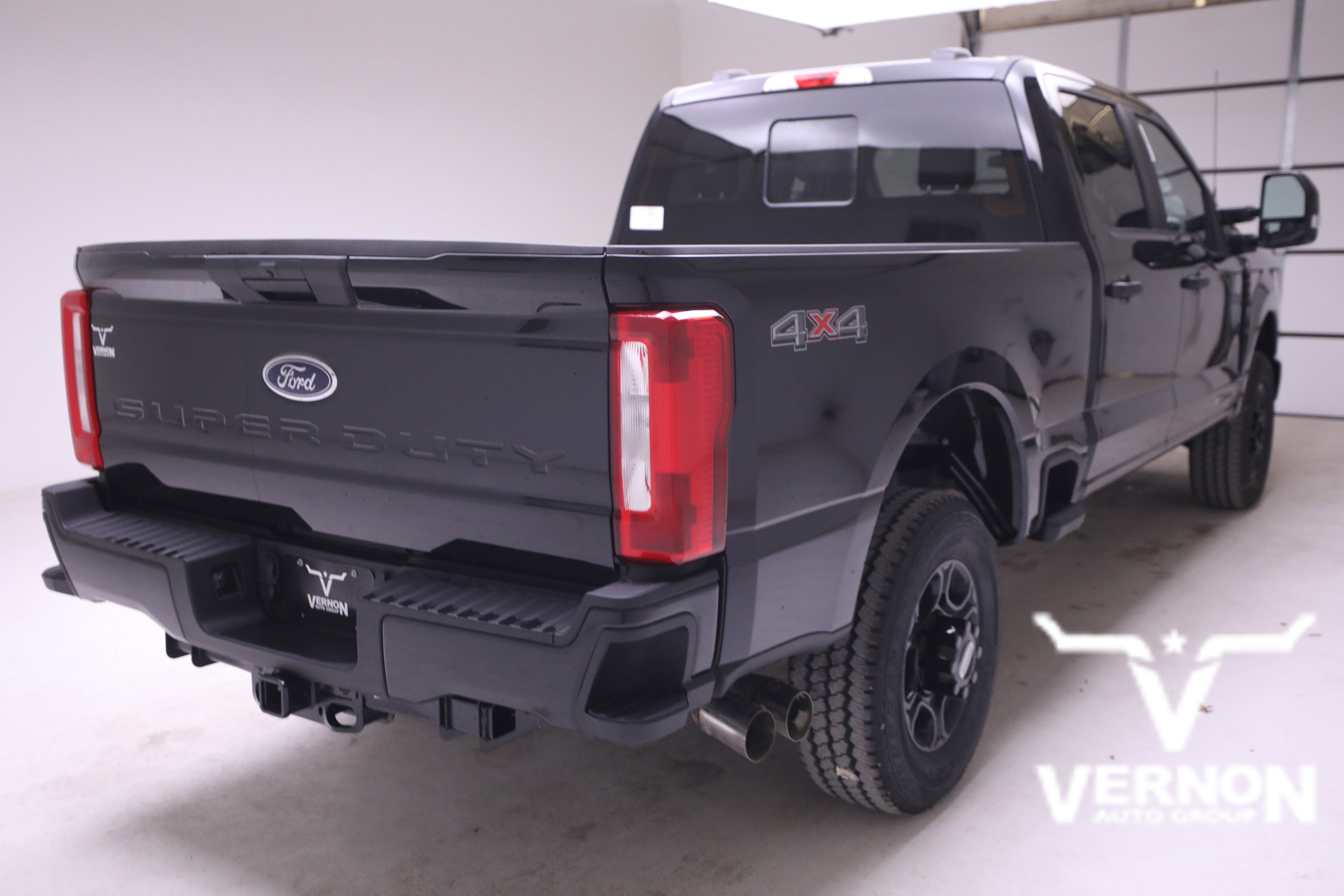 New 2026 Agate Black Metallic Ford  image 5