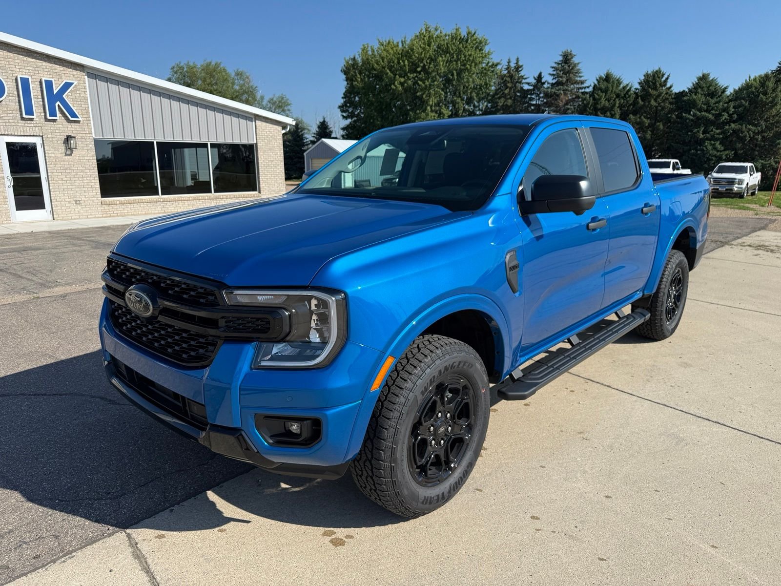 New 2026 Velocity Blue Metallic Ford XLT image 2