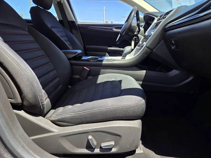 Used 2015 Gray Ford SE image 10