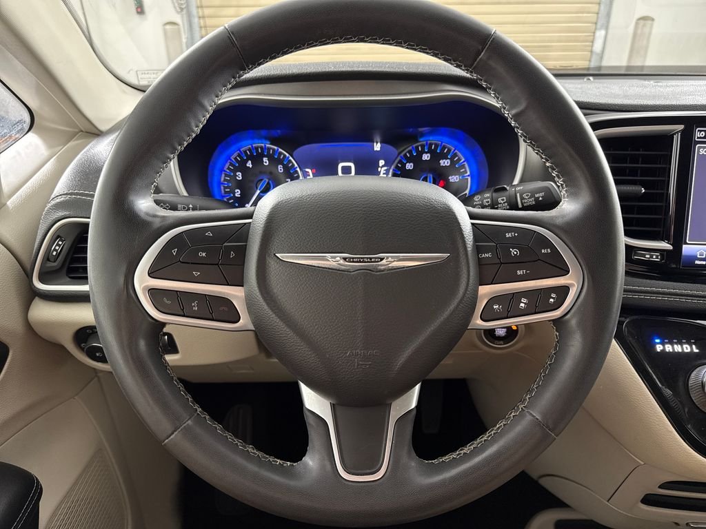 2022 Chrysler Pacifica Touring L - Photo 13