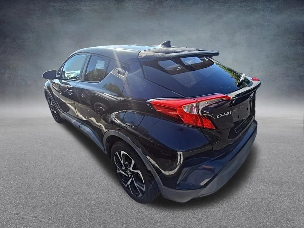 Used 2018 Black Toyota XLE image 4