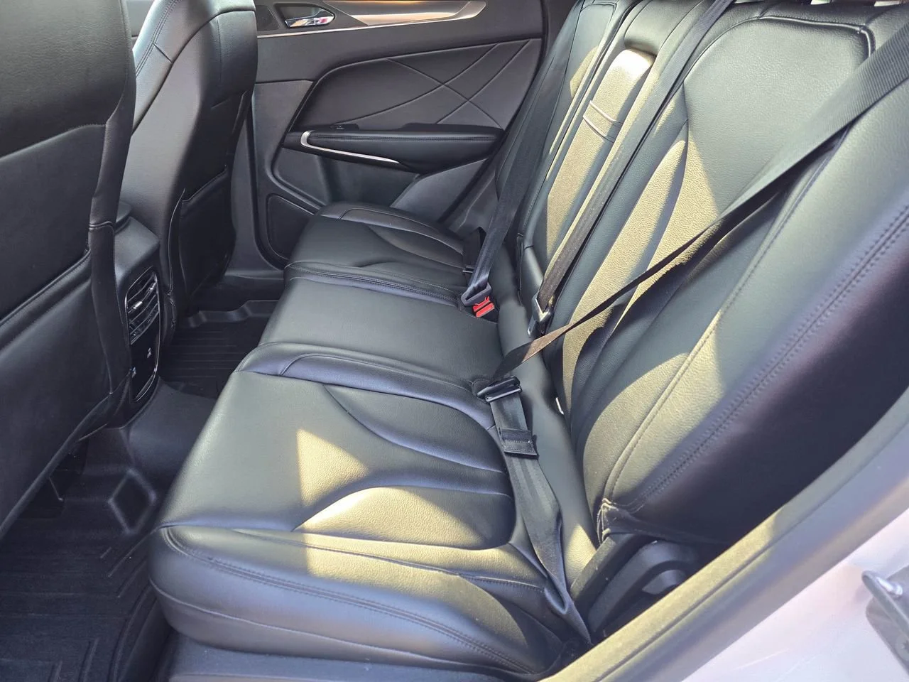 Used 2019 White Lincoln Standard image 11