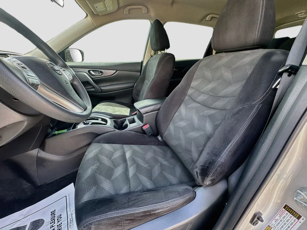 Used 2014 Silver Nissan SV image 24