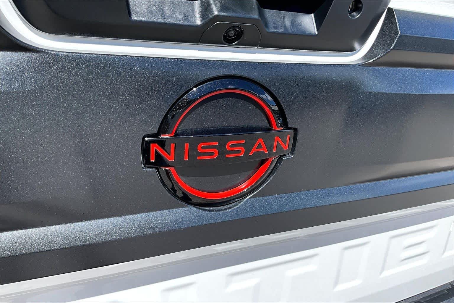 Used 2026 Glacier White Nissan PRO-X image 31