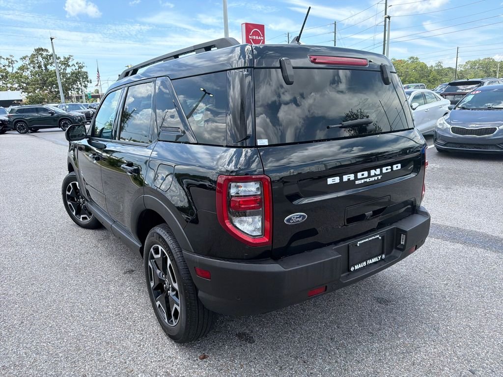 Used 2023 Black Ford Outer Banks image 5