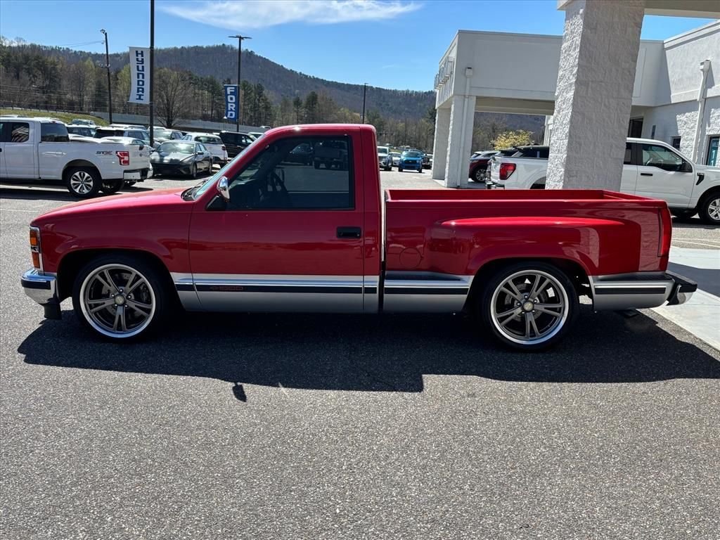 Used 1993 Red Chevrolet Base image 25