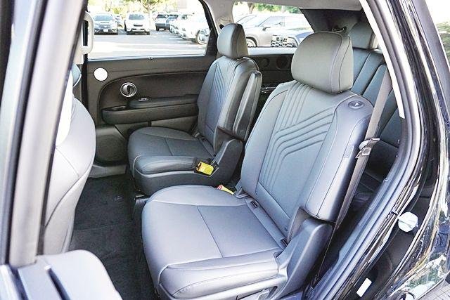 New 2026 Black Hyundai SEL FWD image 20