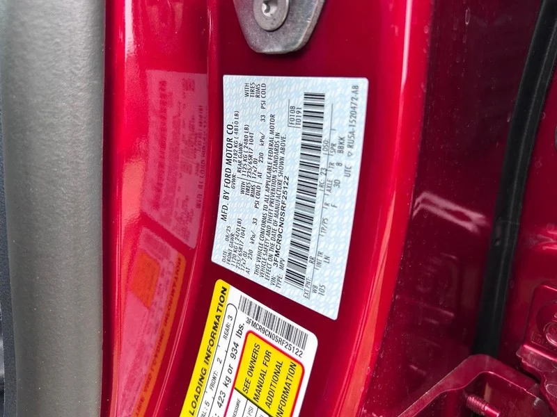 New 2025 Ruby Red Metallic Tinted Clearcoat Ford Outer Banks® image 24