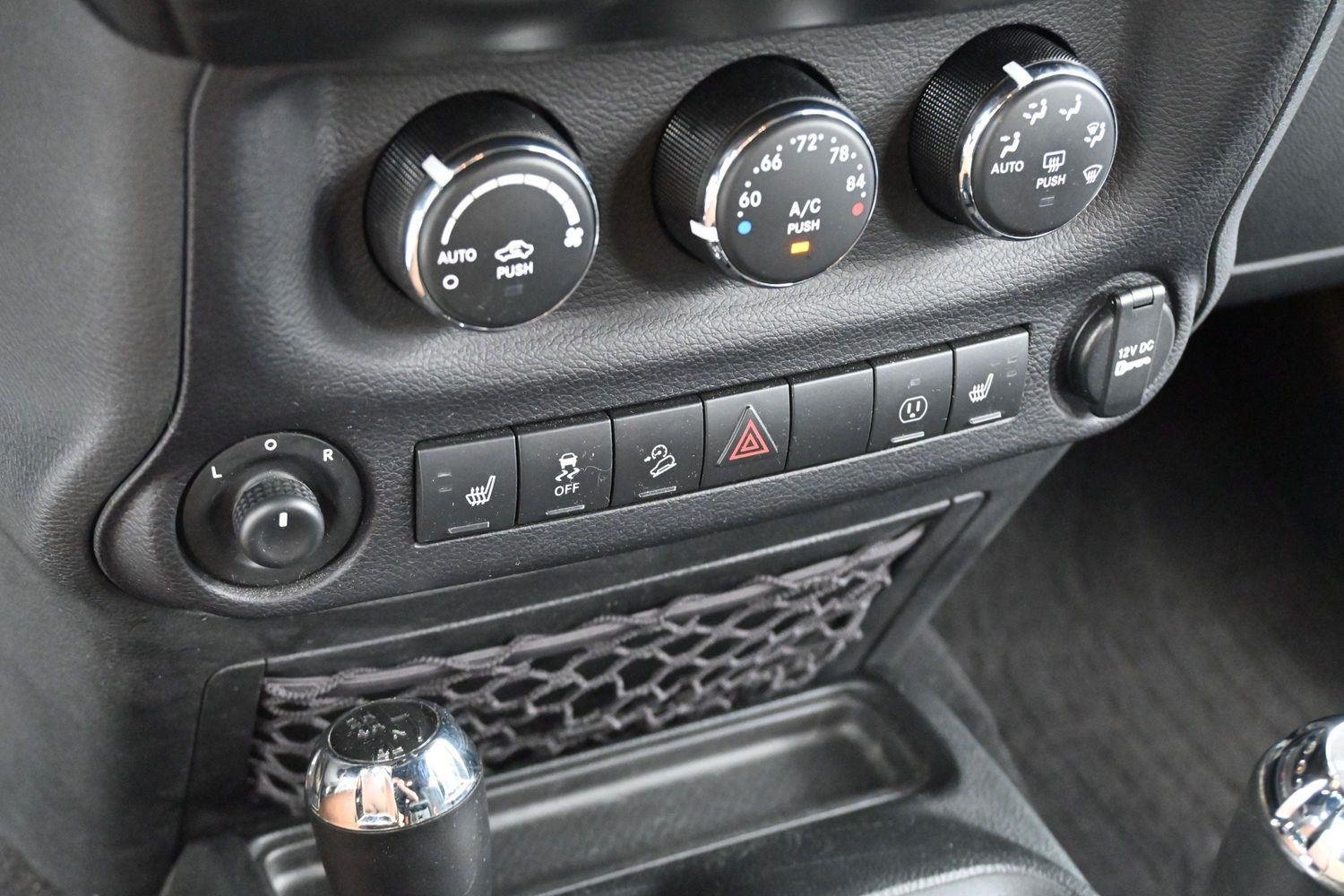 Used 2017 Granite Crystal Metallic Clearcoat Jeep Rubicon image 23