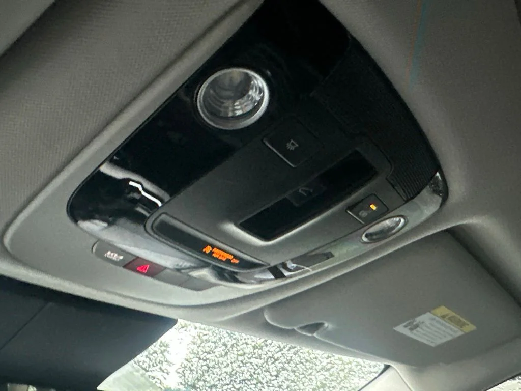 Used 2025 White Kia SX-Prestige image 19