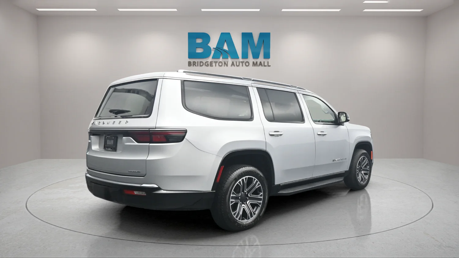 Used 2024 Silver Jeep Series II image 6