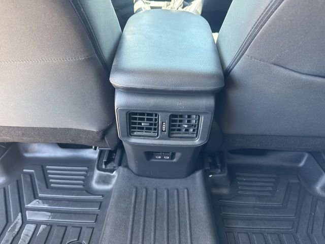 2023 Toyota RAV4 XLE - Photo 11