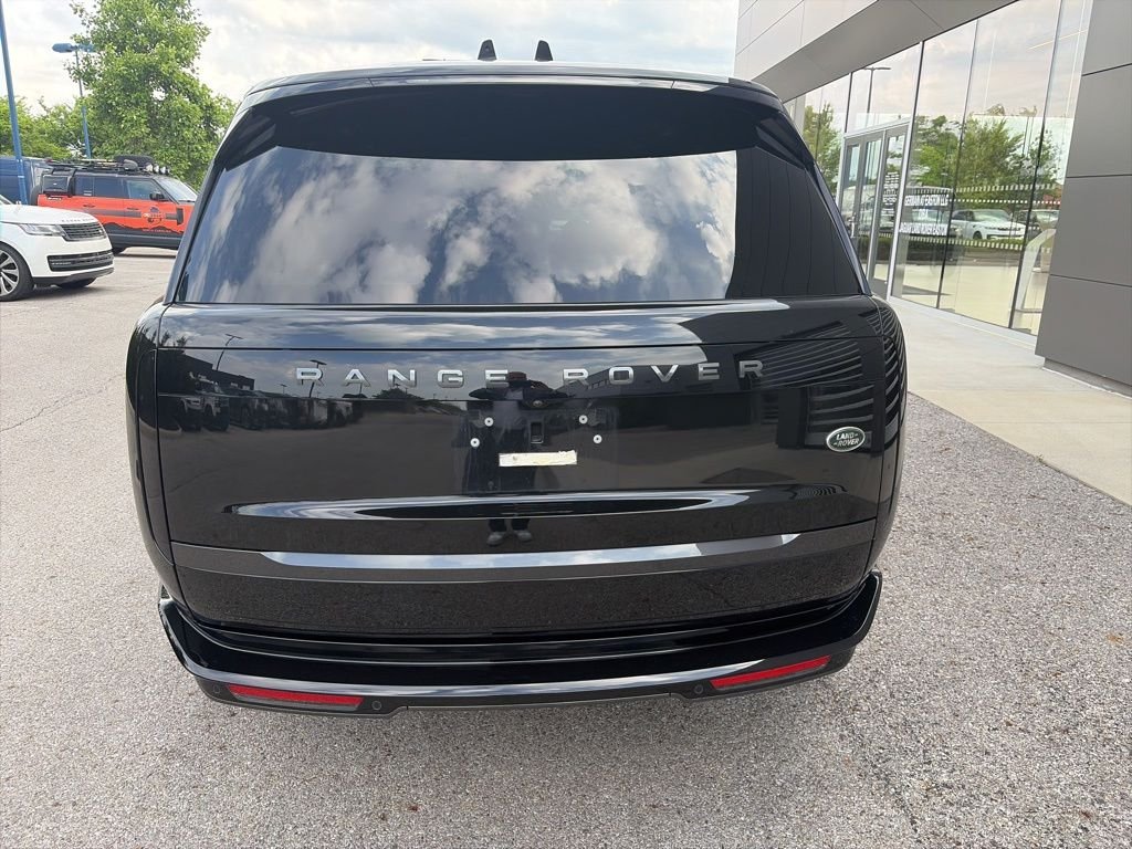 Used 2023 Santorini Black Metallic Land Rover SE image 7