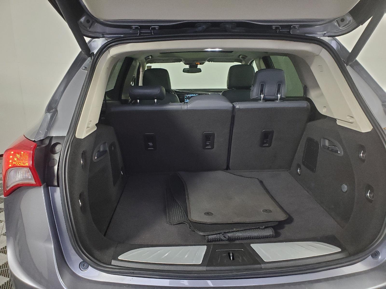 Used 2019 Satin Steel Metallic Buick Premium image 5