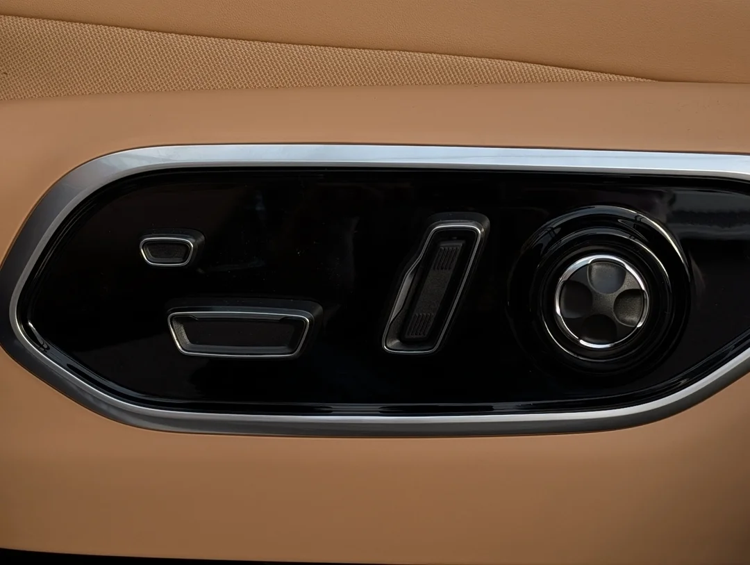 New 2026 Black Jeep Summit - - 4x4 - 324HP Turbo I4 - Adaptive Cruise Control - Blind Spot Monitor & More! image 14