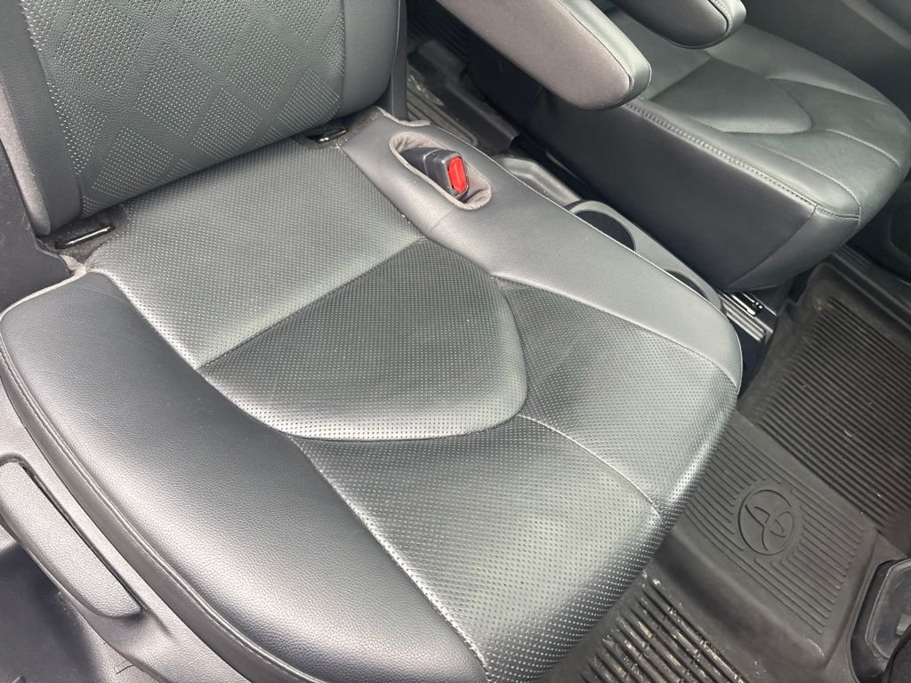 Used 2020 Pearl Toyota Platinum image 34