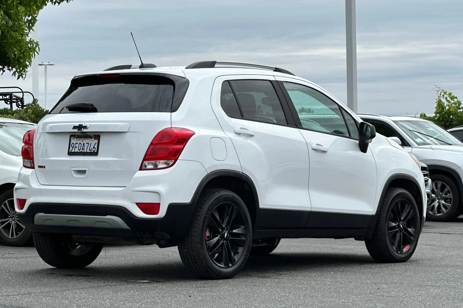 Used 2020 Summit White Chevrolet LT image 4