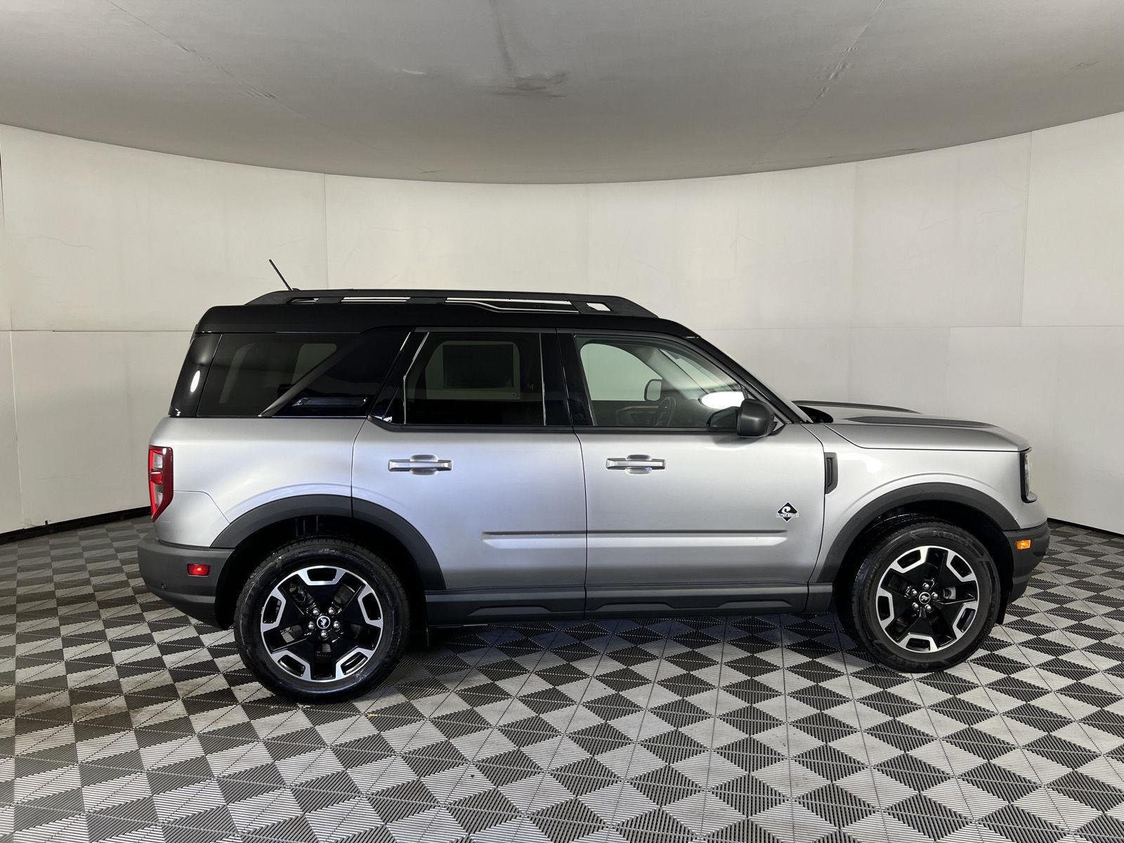 Used 2023 Iconic Silver Ford Outer Banks image 5