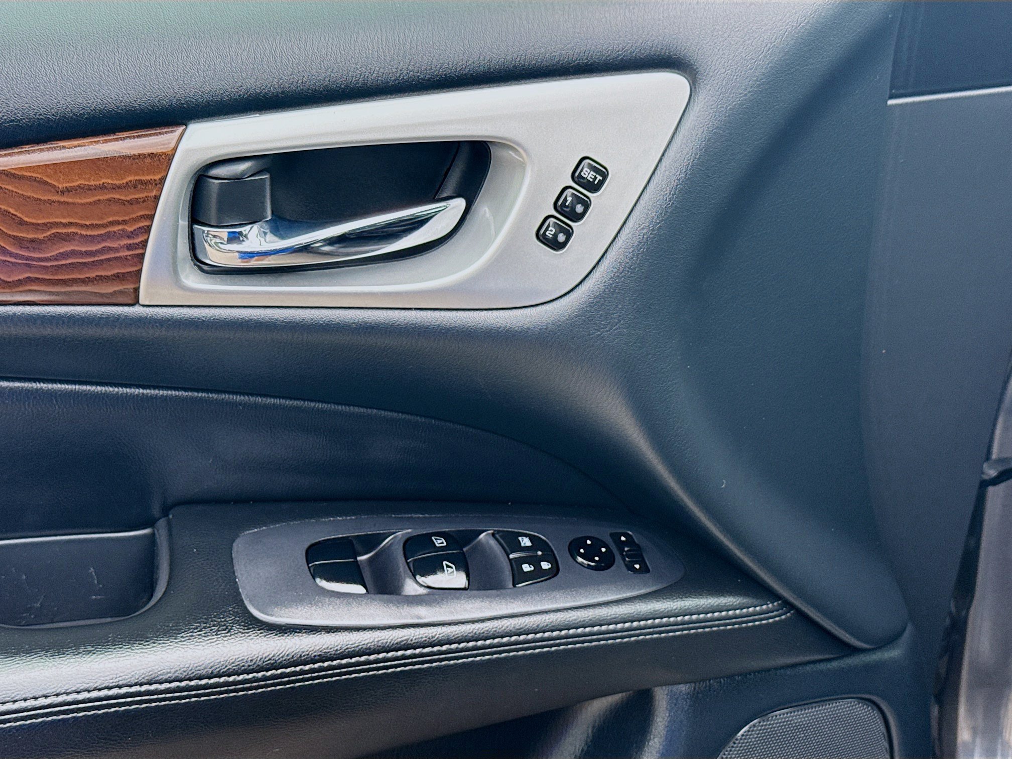 Used 2020 Gun Metallic Nissan Platinum image 15