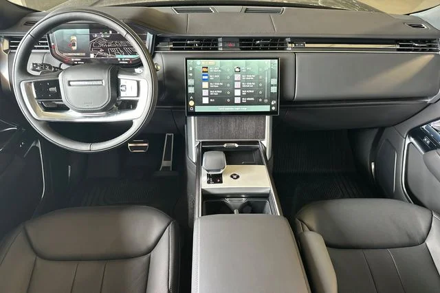 New 2026 Santorini Black Land Rover SE image 12