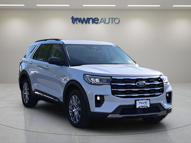 Used 2025 White Metallic Ford Active image 8