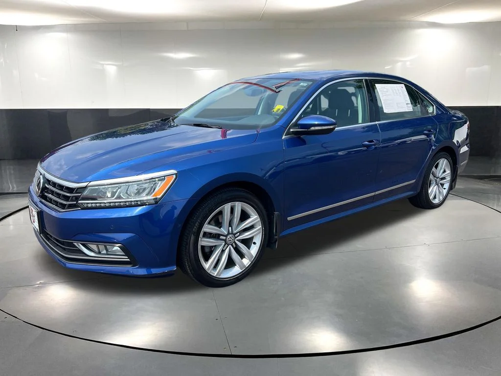 Used 2017 Blue Volkswagen SEL Premium image 10