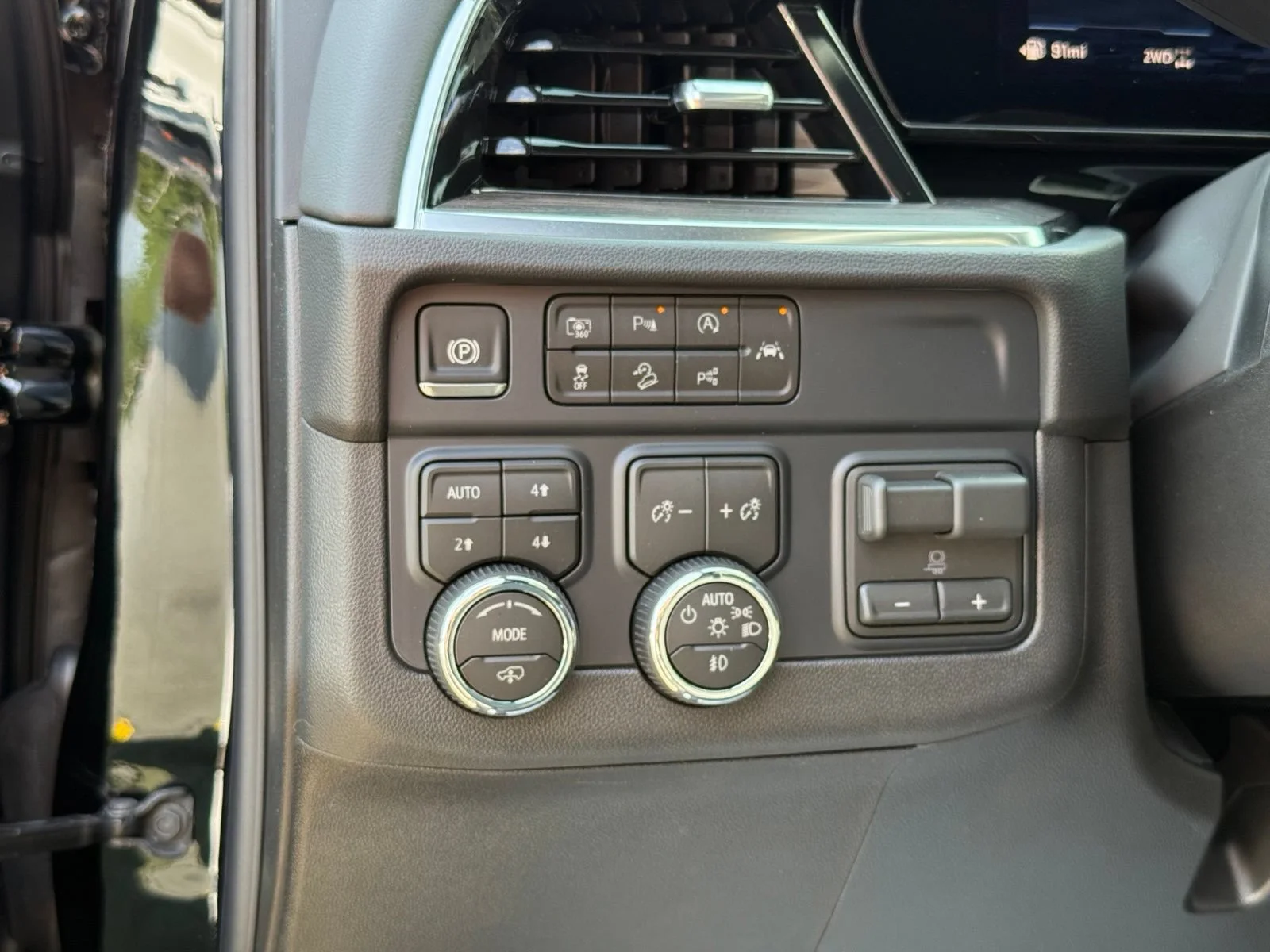 2026 Chevrolet Tahoe Z71 - Photo 40