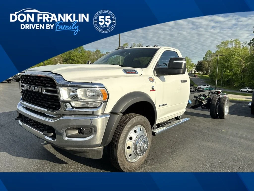 2024 RAM 5500 SLT 4X4 Regular Cab LWB DRW 205" WB's photo