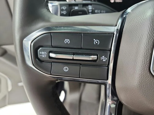 Used 2026 Silver GMC Elevation image 23