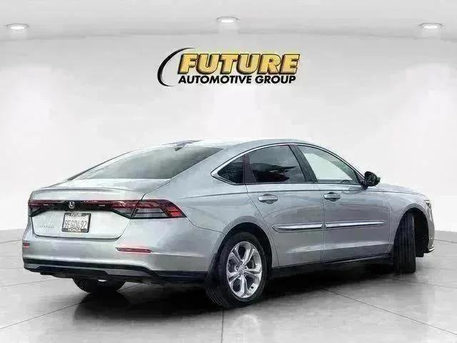 Used 2023  Honda LX image 4