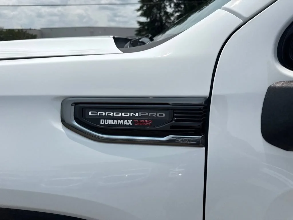 Used 2025 Summit White GMC AT4 image 37