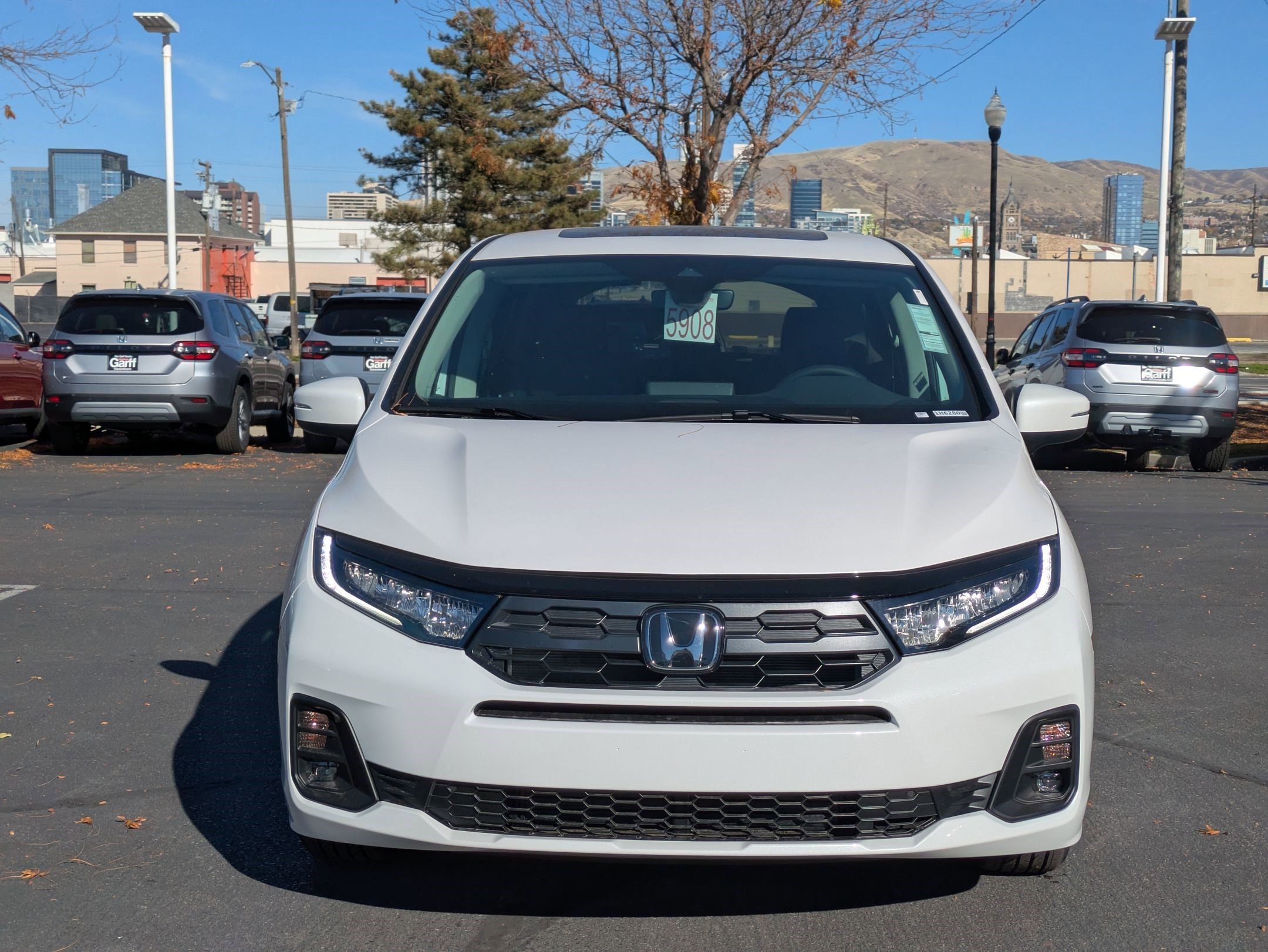 New 2026 Platinum White Pearl Honda EX-L image 9