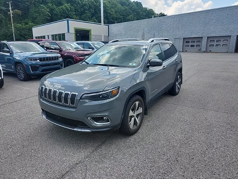 Used 2021 Gray Jeep Limited image 3