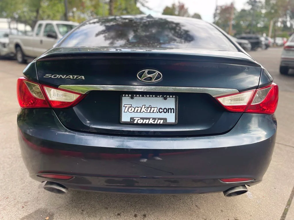Used 2013 Pacific Blue Pearl Mica Hyundai SE image 5