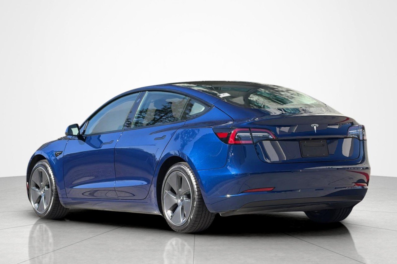 Used 2021  Tesla Standard Range Plus image 3