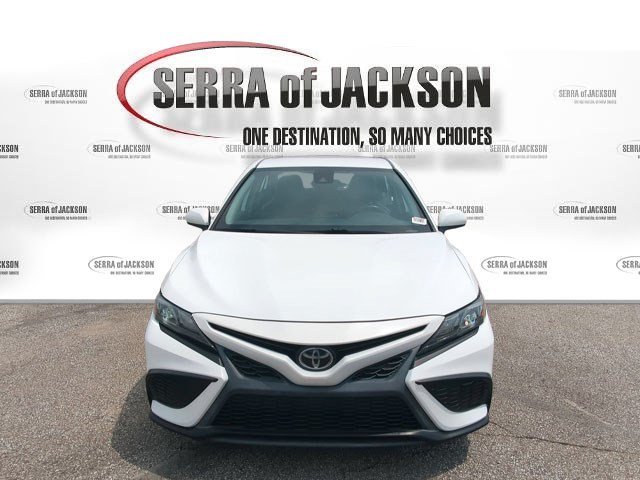 Used 2021 Super White Toyota SE image 3