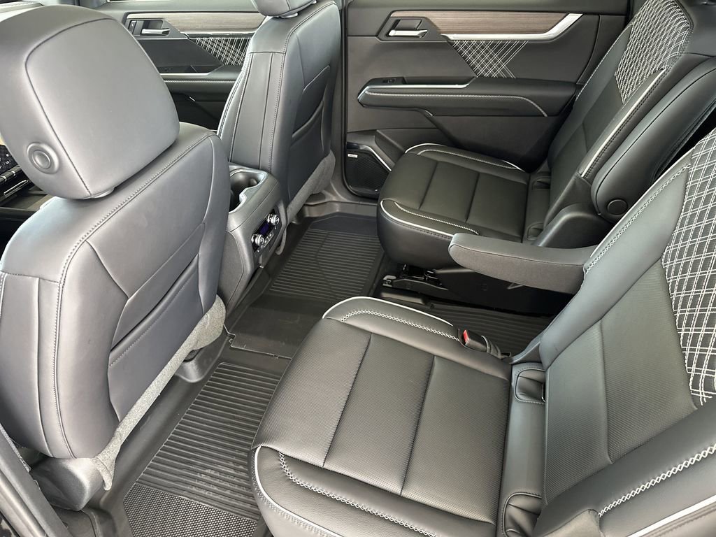 2026 GMC Acadia Denali - Photo 31