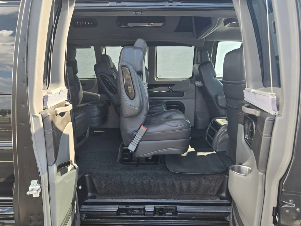 2022 Chevrolet Express Cargo Work Van - Photo 34