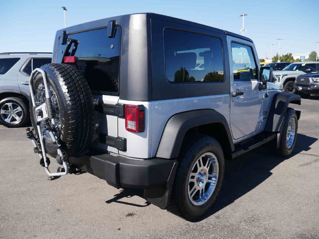 Used 2008 Silver Jeep X image 8