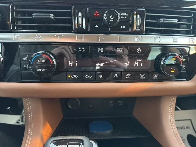 New 2026 Scarlet Ember Tintcoat / Super Black Two-tone Nissan Platinum image 17