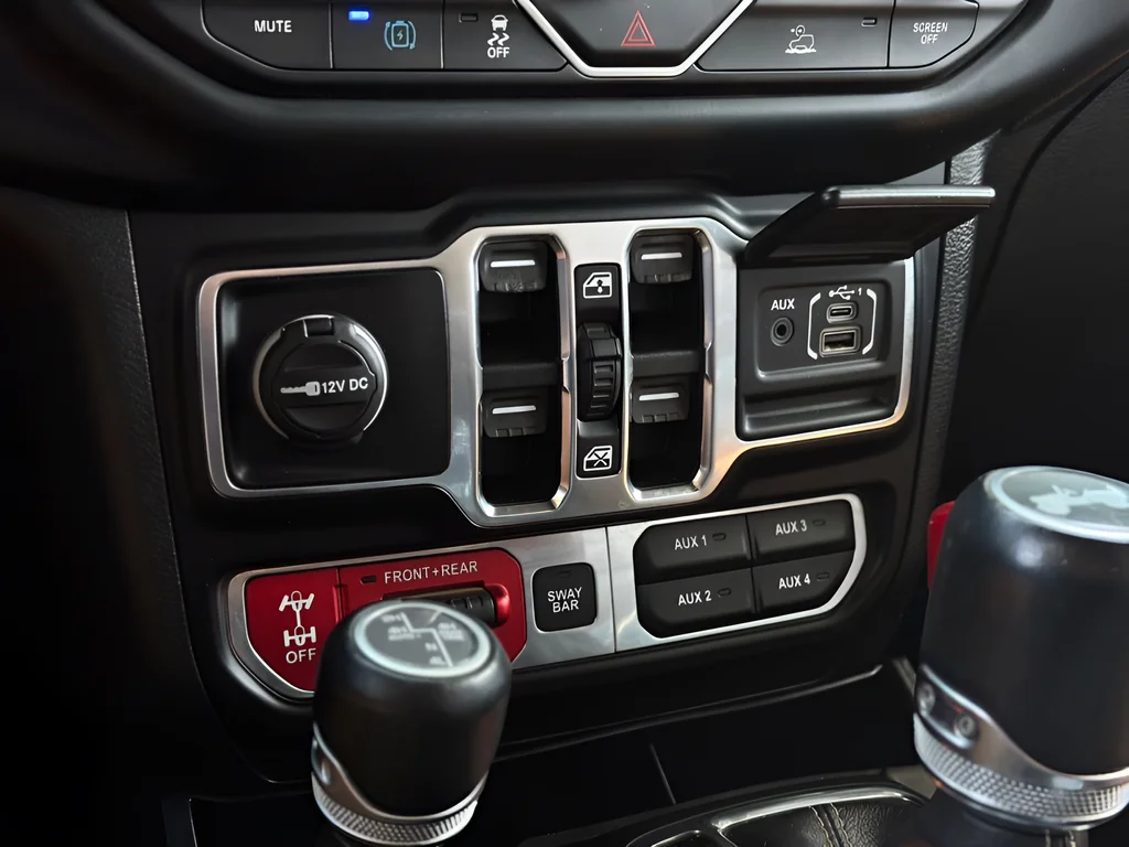 Used 2022 White Jeep Unlimited Rubicon 4xe image 12