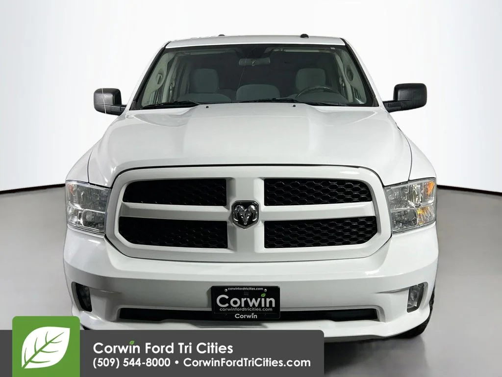 Used 2018 Bright Silver Clearcoat Metallic Ram Express image 4
