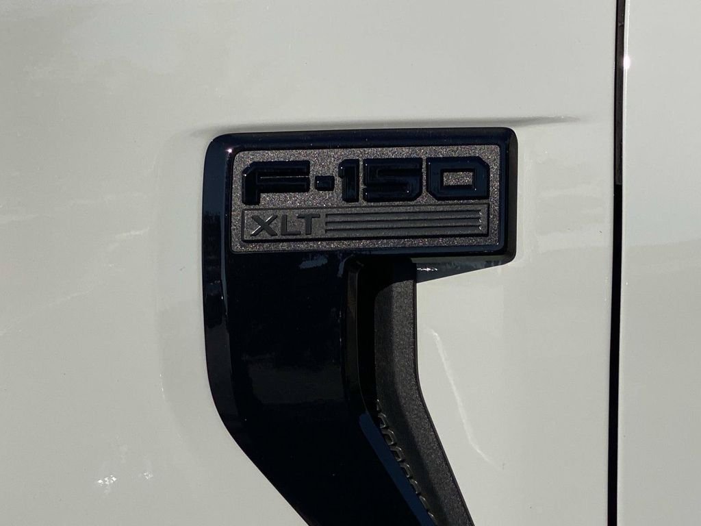 Certified Used 2024 Avalanche Ford XLT image 11