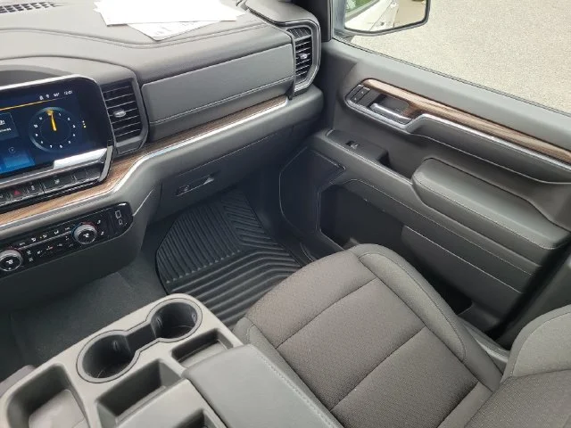 2023 Chevrolet Silverado 1500 LT - Photo 16