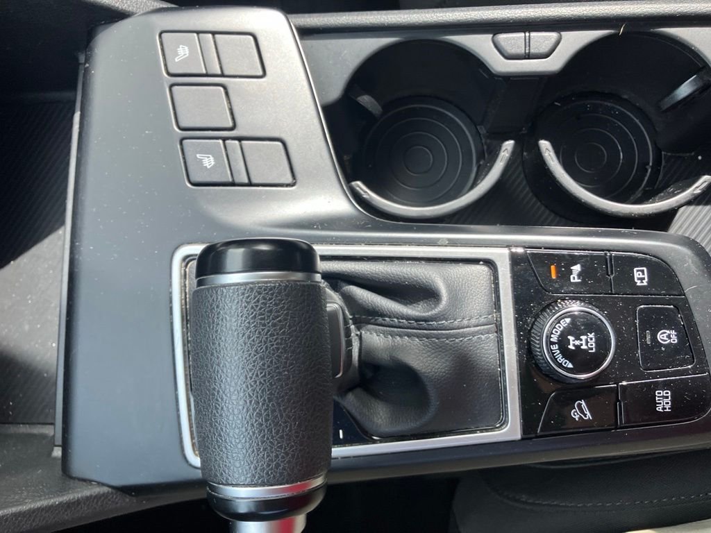 Used 2023 White Kia LX image 19