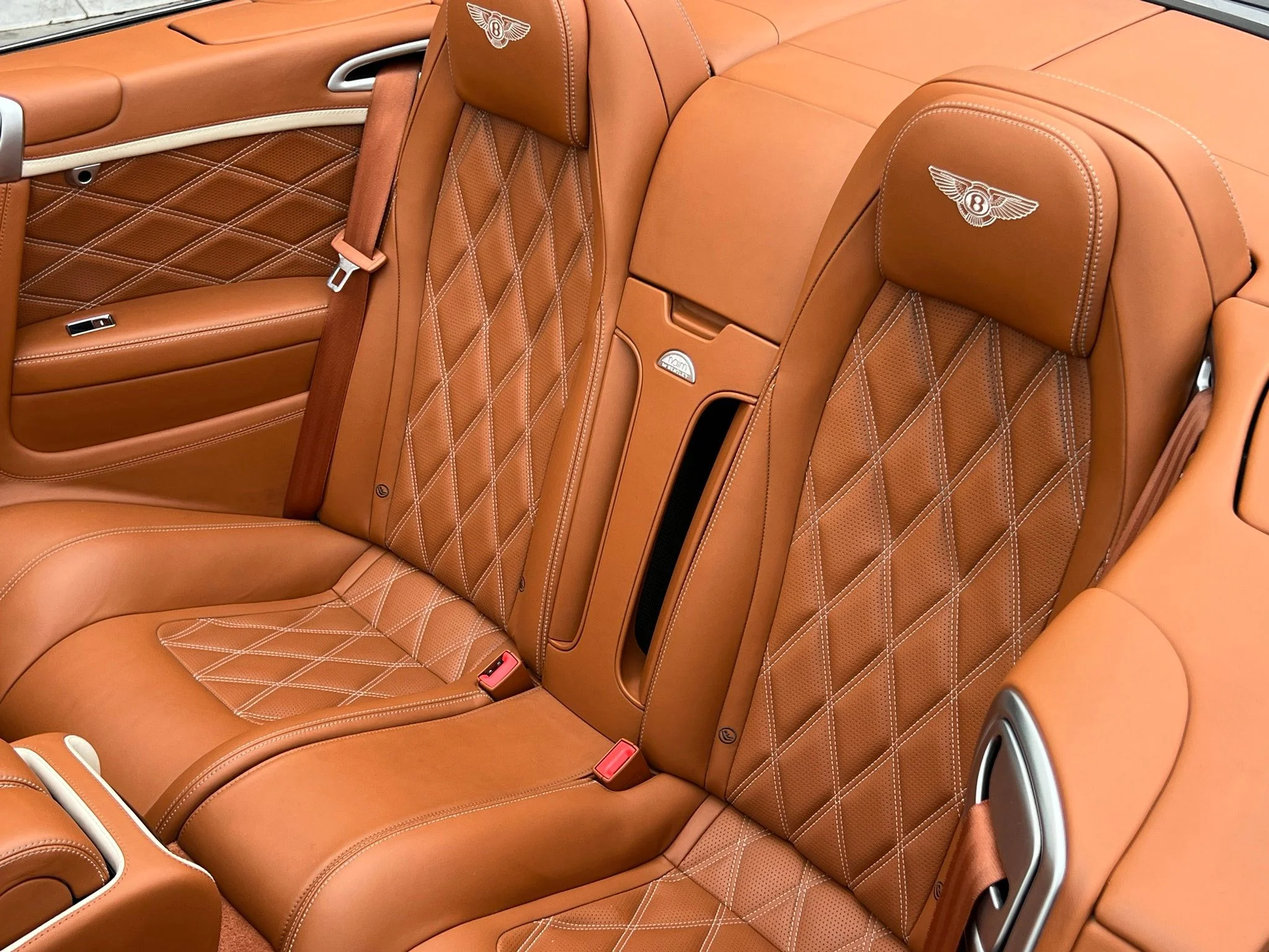 Used 2015  Bentley Speed image 22