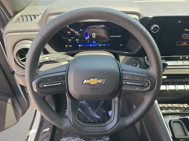 New 2026 Summit White Chevrolet WT image 24