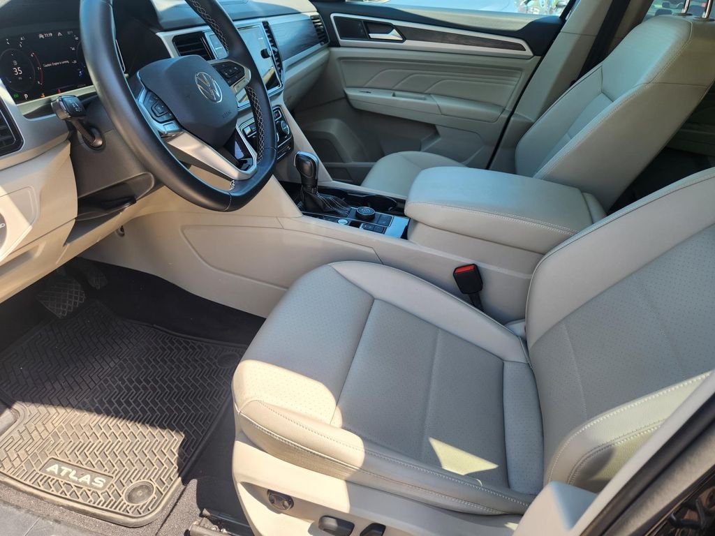 2023 Volkswagen Atlas SE w/Tech - Photo 13