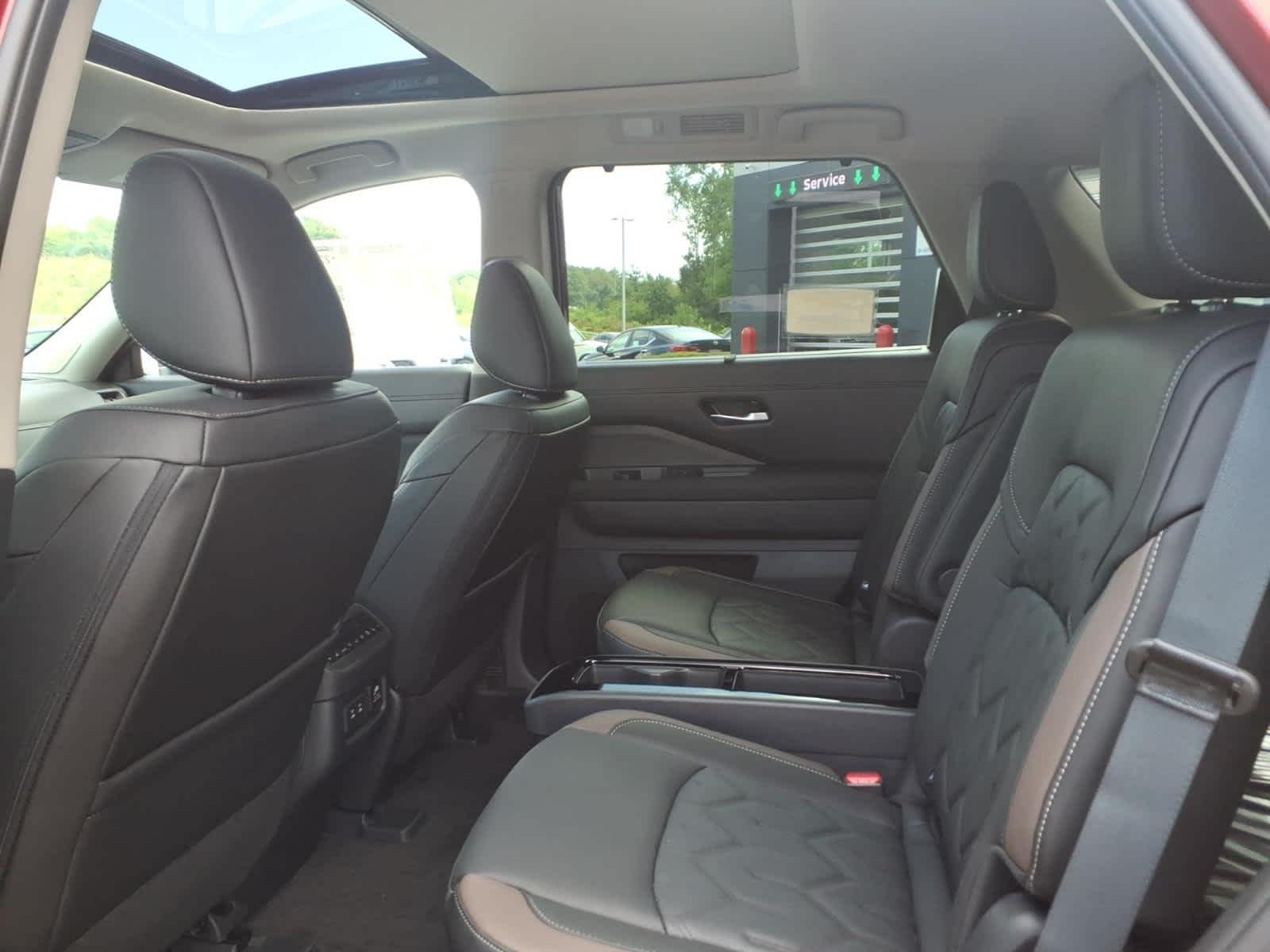 New 2026 Scarlet Ember Tintcoat Nissan Platinum image 7