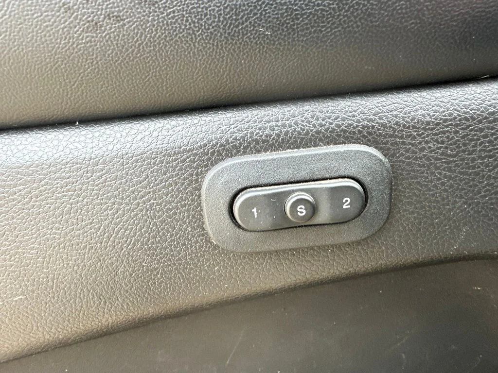 Used 2021 Silver Jeep Limited image 7